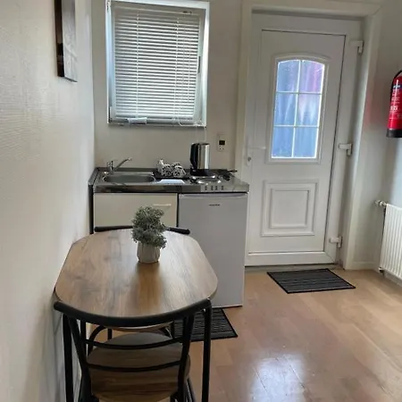 - Simple & Modern מלון פדבורג