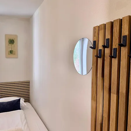 - Simple & Modern *