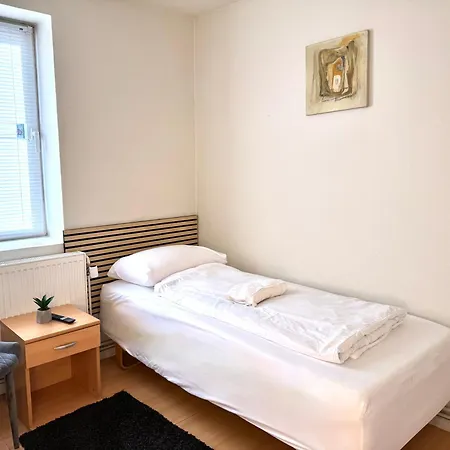 - Simple & Modern Hotel *