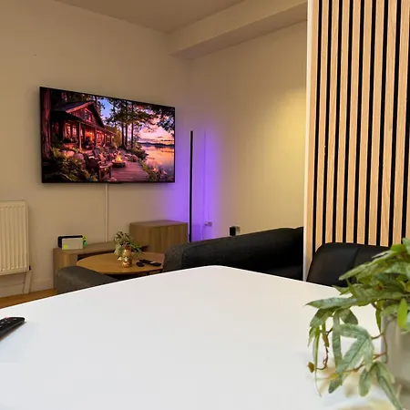 - Simple & Modern Hotel *