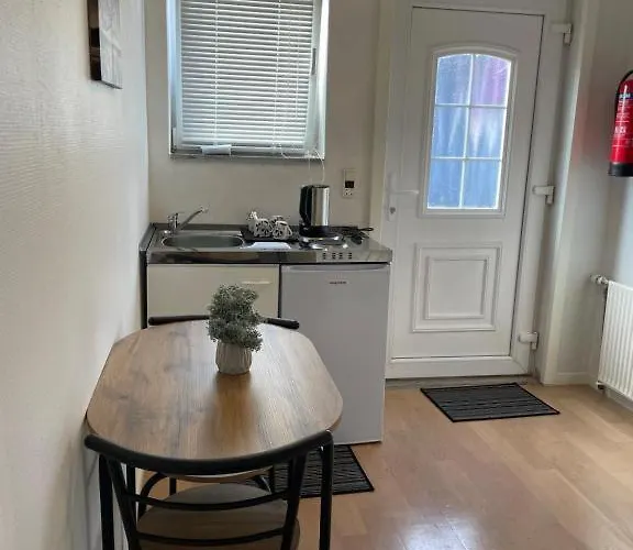 - Simple & Modern מלון פדבורג